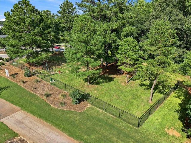 563 Gunter Drive, Hoschton, GA 30548