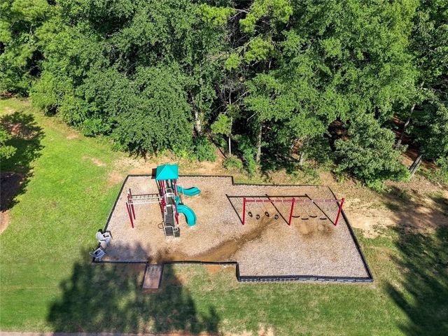 563 Gunter Drive, Hoschton, GA 30548