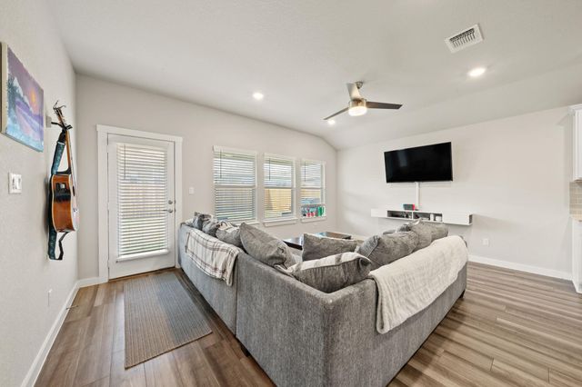 1117 Tipton ST, Georgetown, TX 78633