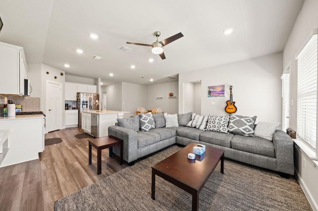 1117 Tipton ST, Georgetown, TX 78633