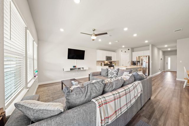 1117 Tipton ST, Georgetown, TX 78633