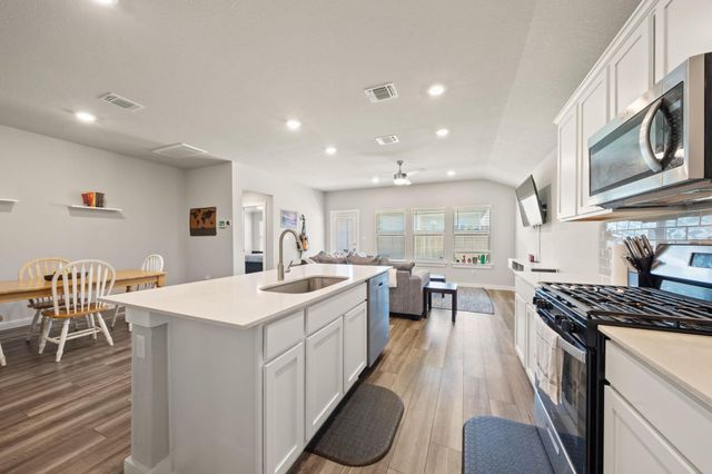 1117 Tipton ST, Georgetown, TX 78633