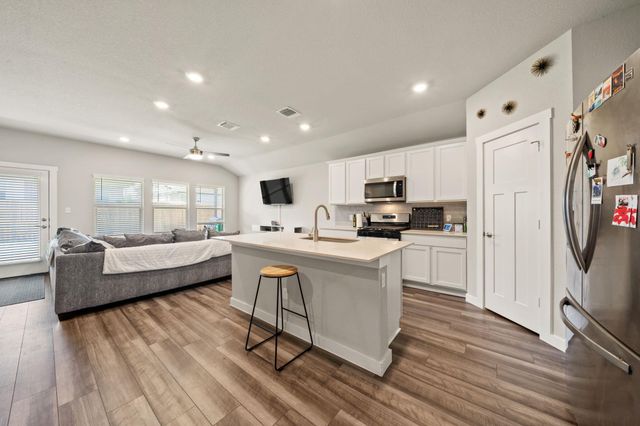 1117 Tipton ST, Georgetown, TX 78633