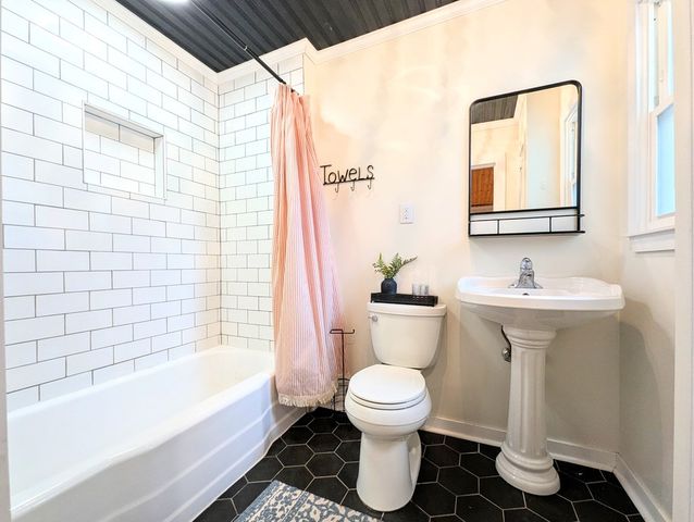 241 N Morris Street, Slocomb, AL 36375