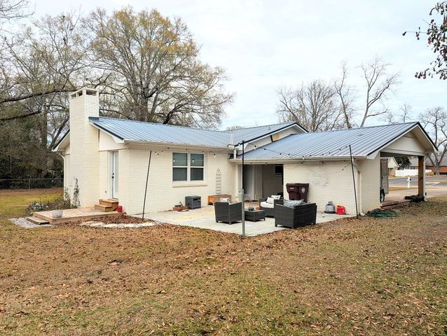241 N Morris Street, Slocomb, AL 36375