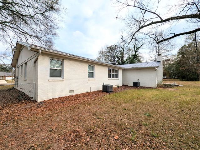 241 N Morris Street, Slocomb, AL 36375