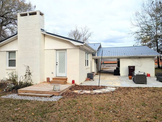 241 N Morris Street, Slocomb, AL 36375