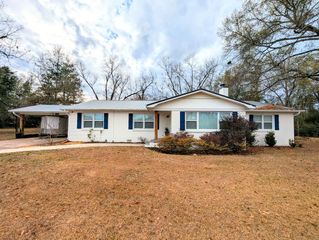 241 N Morris Street, Slocomb, AL 36375