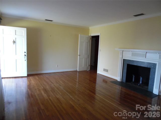 603 1st Avenue Place NE, Conover, NC 28613