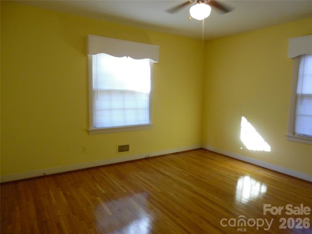 603 1st Avenue Place NE, Conover, NC 28613