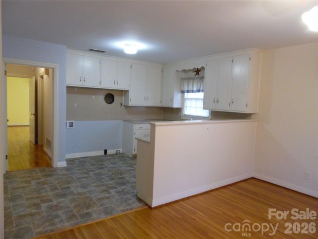 603 1st Avenue Place NE, Conover, NC 28613