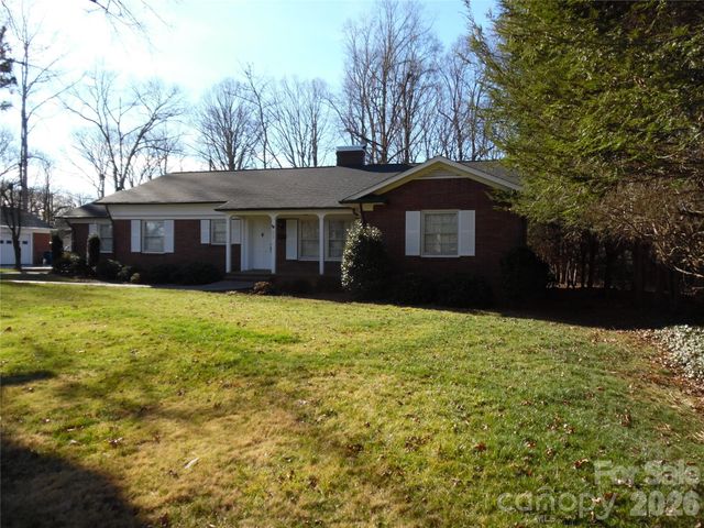 603 1st Avenue Place NE, Conover, NC 28613