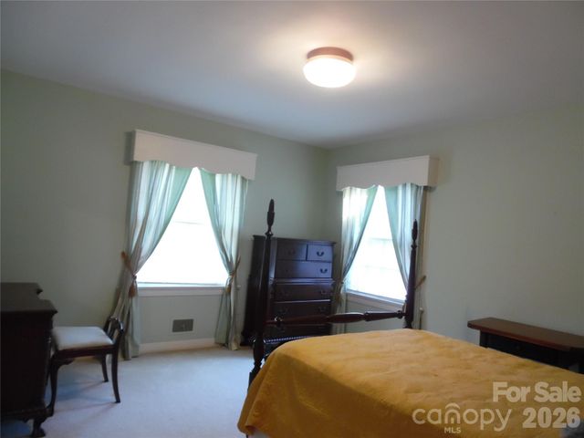 603 1st Avenue Place NE, Conover, NC 28613