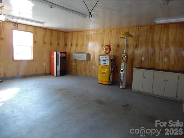 603 1st Avenue Place NE, Conover, NC 28613