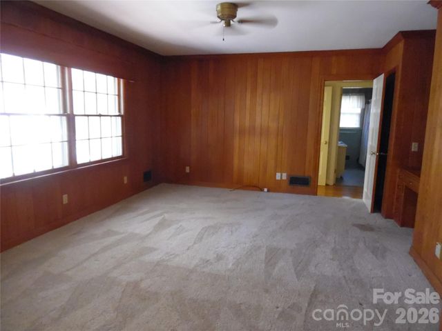 603 1st Avenue Place NE, Conover, NC 28613