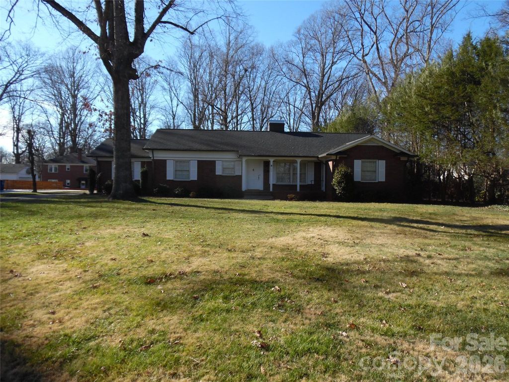 603 1st Avenue Place NE, Conover, NC 28613