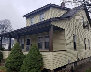 615 Killingly Street, Johnston, RI 02919