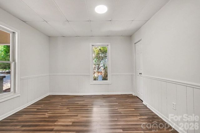 1402 1st Avenue Place NW, Hickory, NC 28601