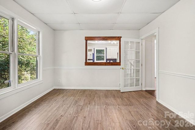 1402 1st Avenue Place NW, Hickory, NC 28601