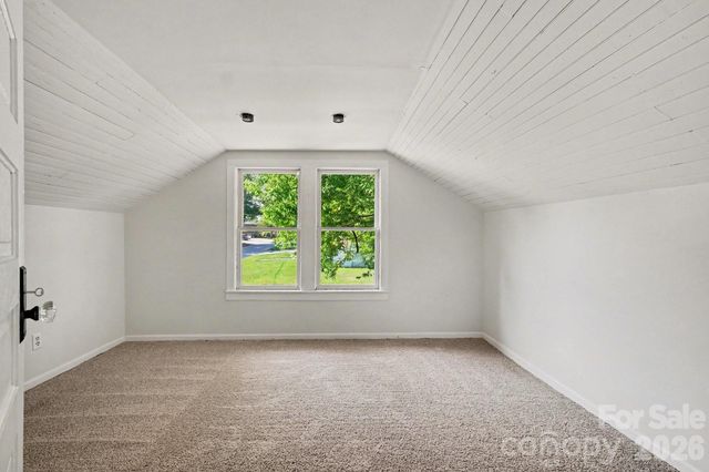 1402 1st Avenue Place NW, Hickory, NC 28601