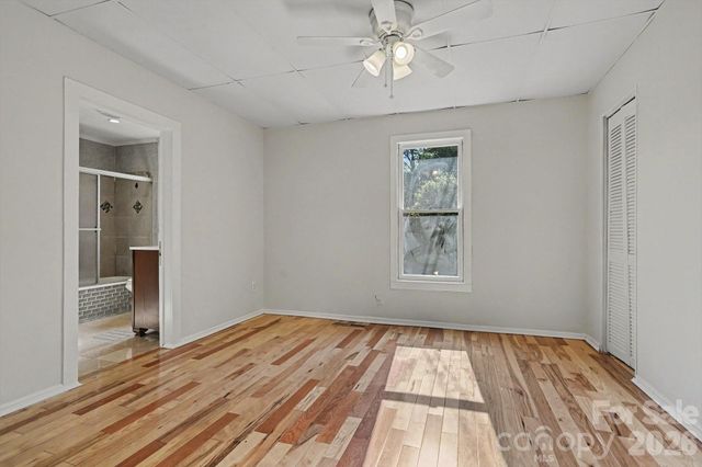 1402 1st Avenue Place NW, Hickory, NC 28601