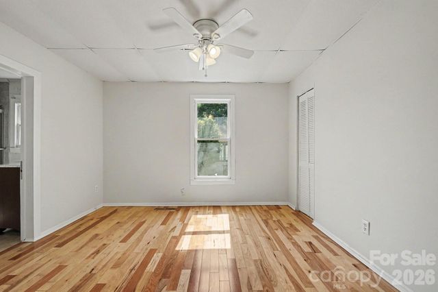 1402 1st Avenue Place NW, Hickory, NC 28601