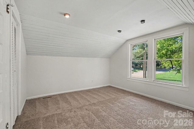 1402 1st Avenue Place NW, Hickory, NC 28601