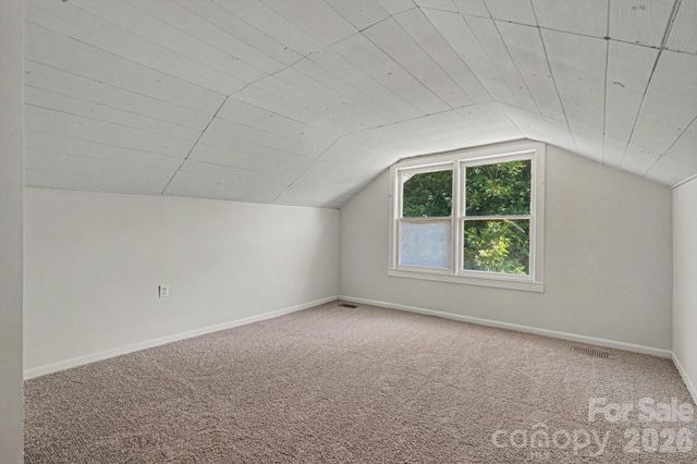 1402 1st Avenue Place NW, Hickory, NC 28601