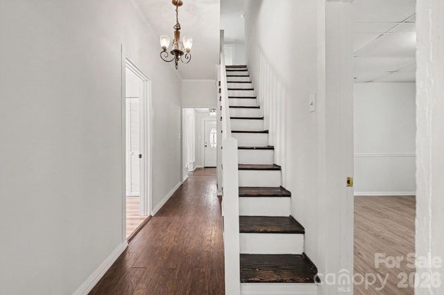 1402 1st Avenue Place NW, Hickory, NC 28601