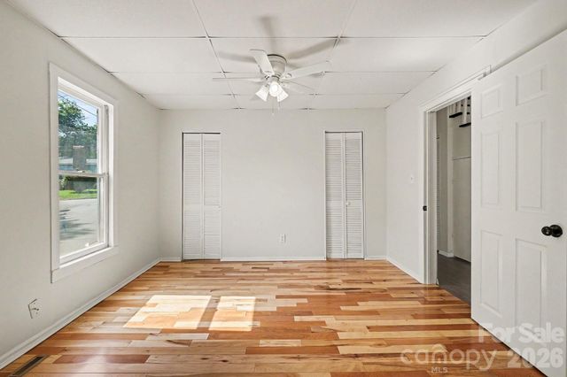 1402 1st Avenue Place NW, Hickory, NC 28601