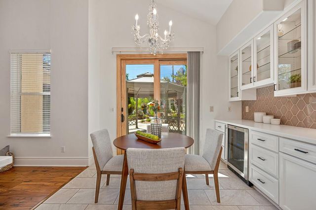 5825 Oak Place Ct, Fair Oaks, CA 95628