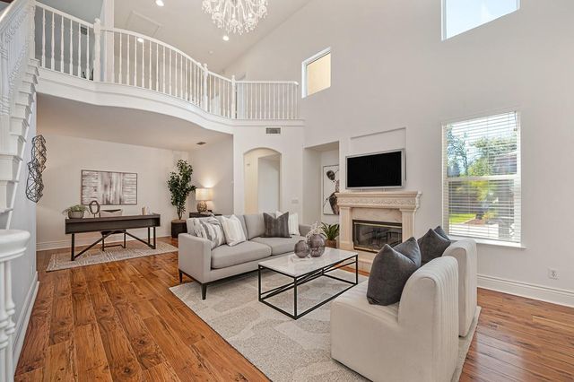 5825 Oak Place Ct, Fair Oaks, CA 95628