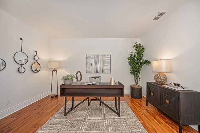 5825 Oak Place Ct, Fair Oaks, CA 95628