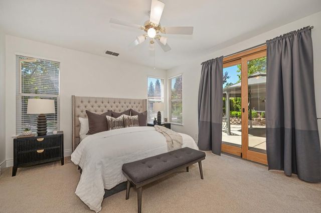 5825 Oak Place Ct, Fair Oaks, CA 95628