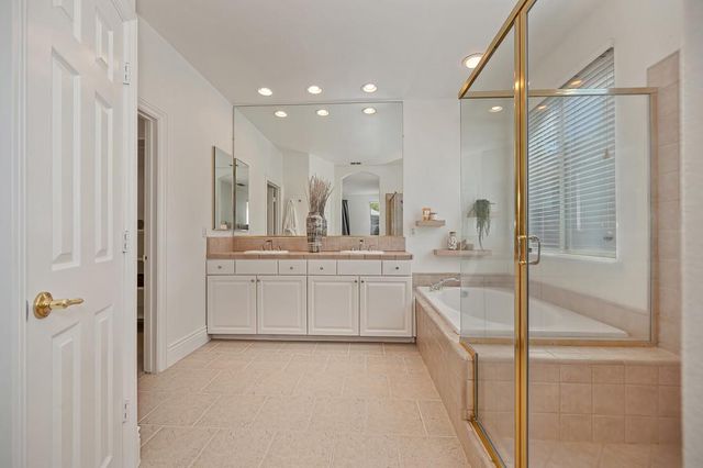 5825 Oak Place Ct, Fair Oaks, CA 95628