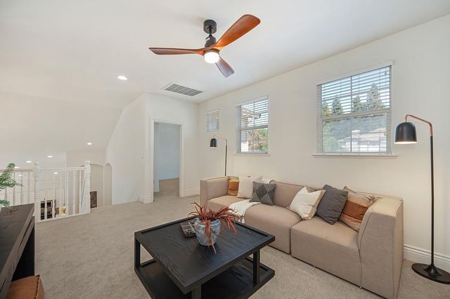 5825 Oak Place Ct, Fair Oaks, CA 95628