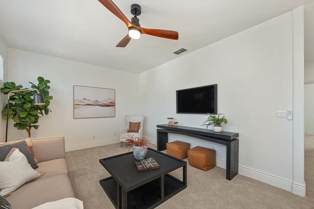 5825 Oak Place Ct, Fair Oaks, CA 95628