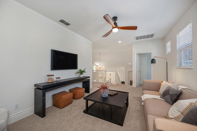 5825 Oak Place Ct, Fair Oaks, CA 95628