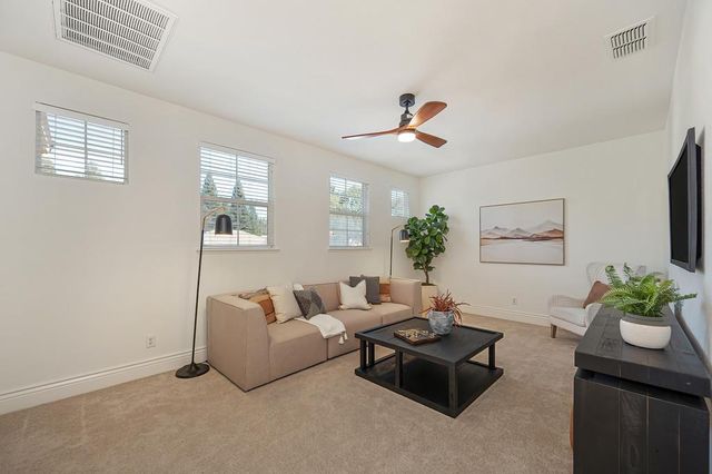 5825 Oak Place Ct, Fair Oaks, CA 95628
