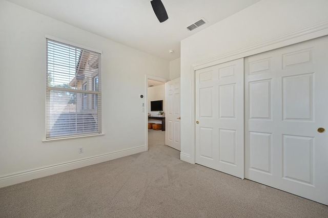 5825 Oak Place Ct, Fair Oaks, CA 95628