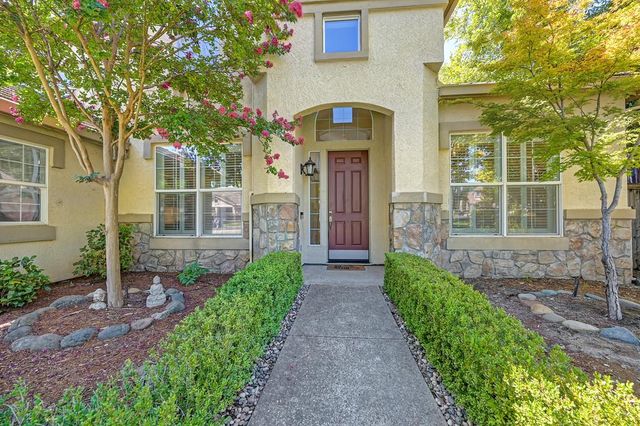 5825 Oak Place Ct, Fair Oaks, CA 95628