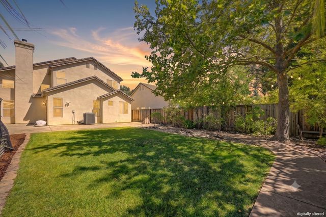 5825 Oak Place Ct, Fair Oaks, CA 95628