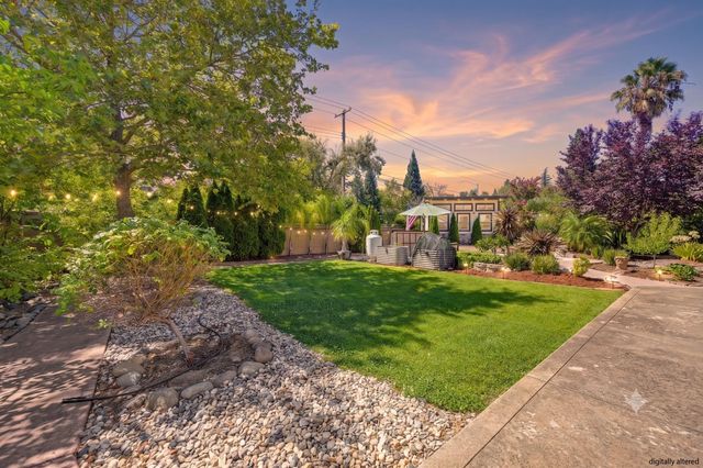 5825 Oak Place Ct, Fair Oaks, CA 95628