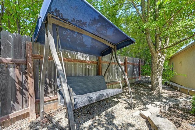 5825 Oak Place Ct, Fair Oaks, CA 95628
