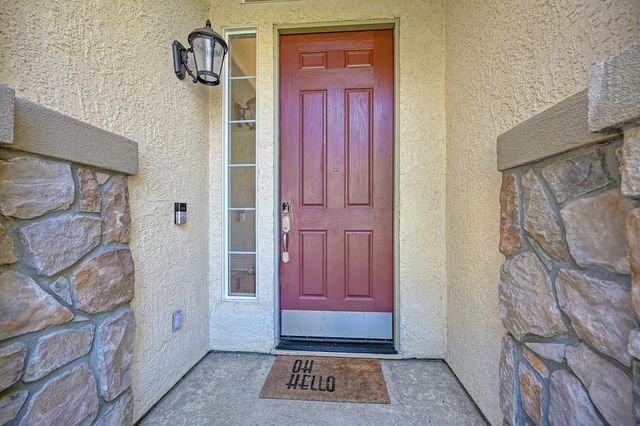 5825 Oak Place Ct, Fair Oaks, CA 95628