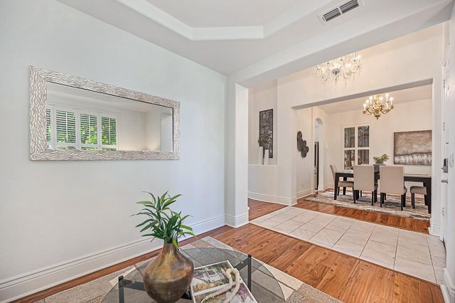 5825 Oak Place Ct, Fair Oaks, CA 95628