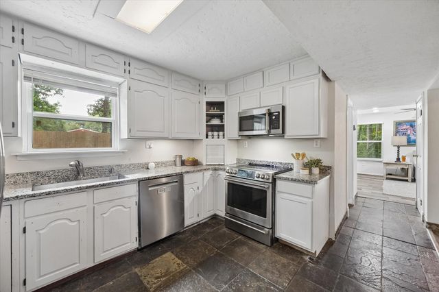 10765 Champion Forest Road, Conroe, TX 77303