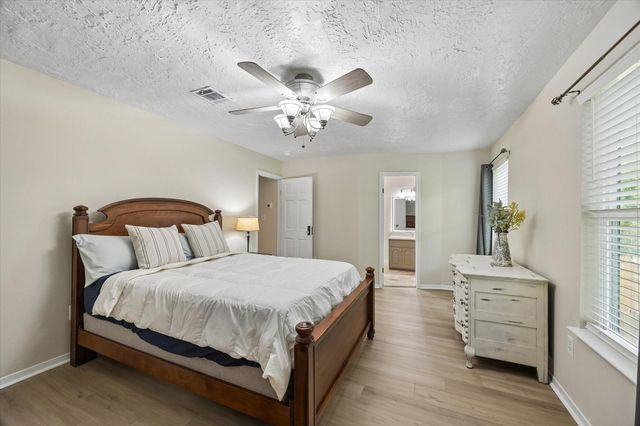 10765 Champion Forest Road, Conroe, TX 77303