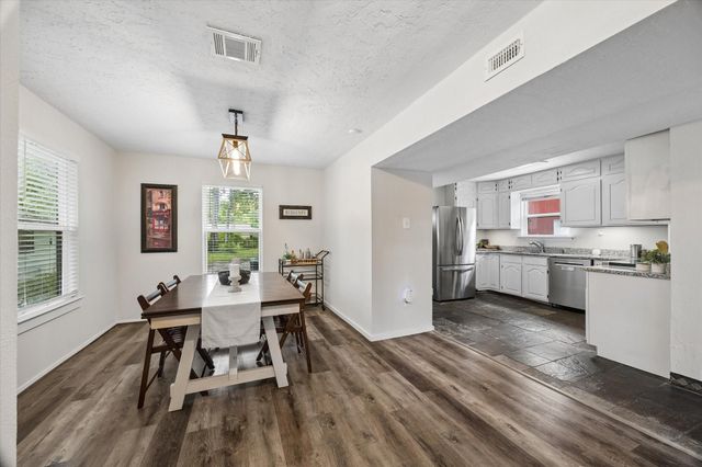 10765 Champion Forest Road, Conroe, TX 77303
