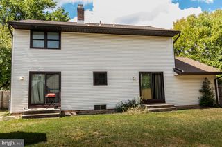 2 ENFIELD DR, East Windsor, NJ 08520